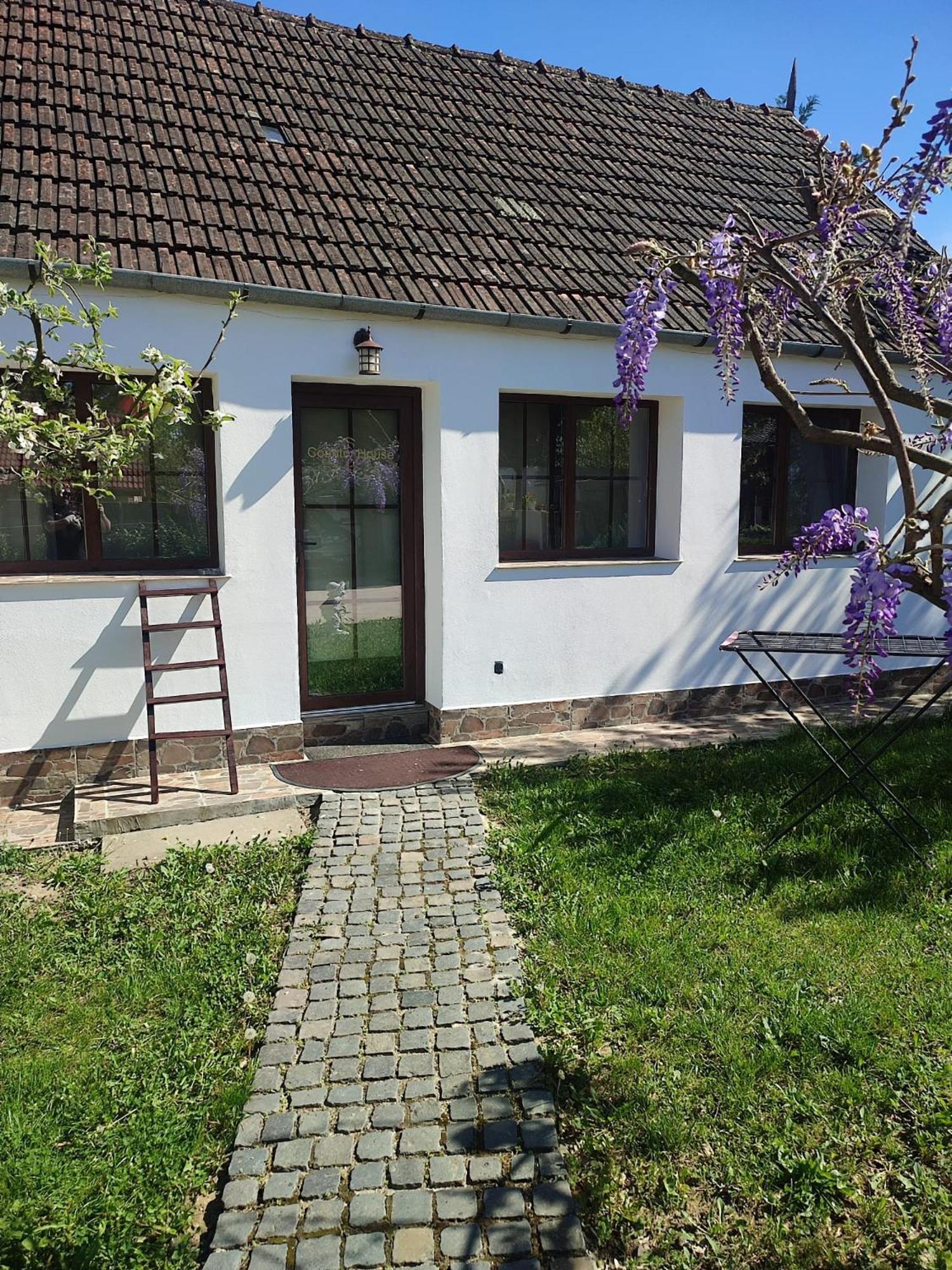 Courtyard Studio Oradea Exterior foto